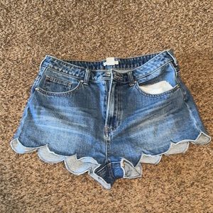 Size 10 Scalloped Shorts